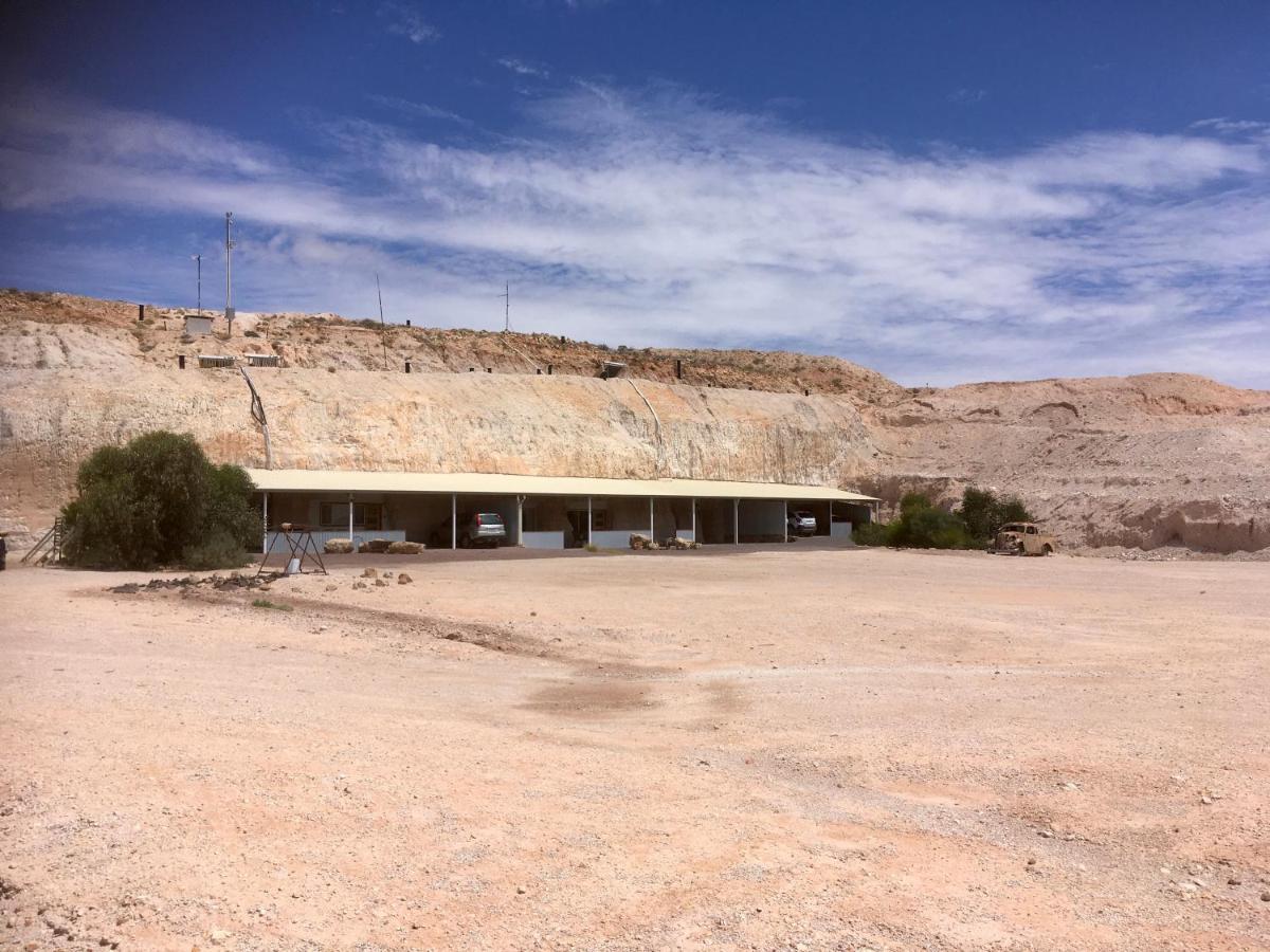 Dug Out B&B Coober Pedy Buitenkant foto