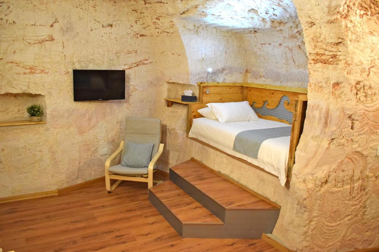 Dug Out B&B Coober Pedy Buitenkant foto