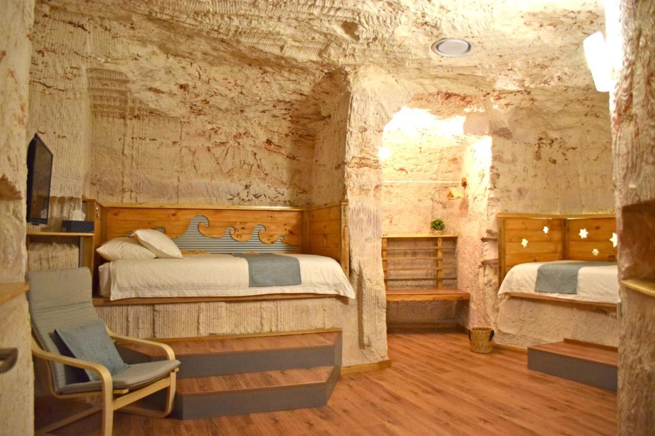 Dug Out B&B Coober Pedy Buitenkant foto